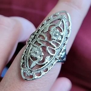 Artistic Floral Design Silver Ring Size 7